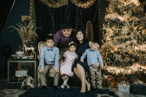 simple outdoor christmas mini sessions