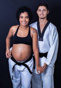 creative couple maternity photoshoot studio