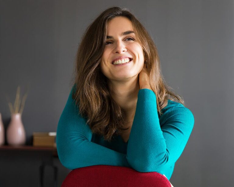 Why Lifestyle Shots Headshots Boost Your Profile